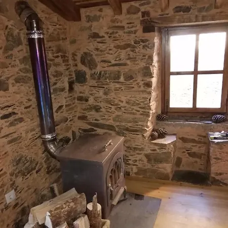 Casinha Do Talasnal Деревянный коттедж Луса