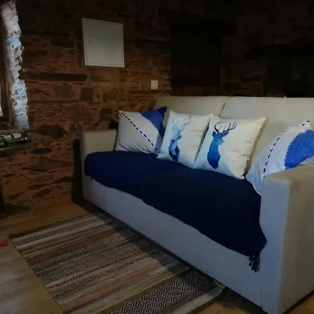 Casinha Do Talasnal Lodge Lousa (Central Portugal)