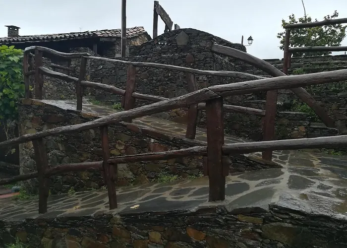 Casinha Do Talasnal אכסניה לאוסה