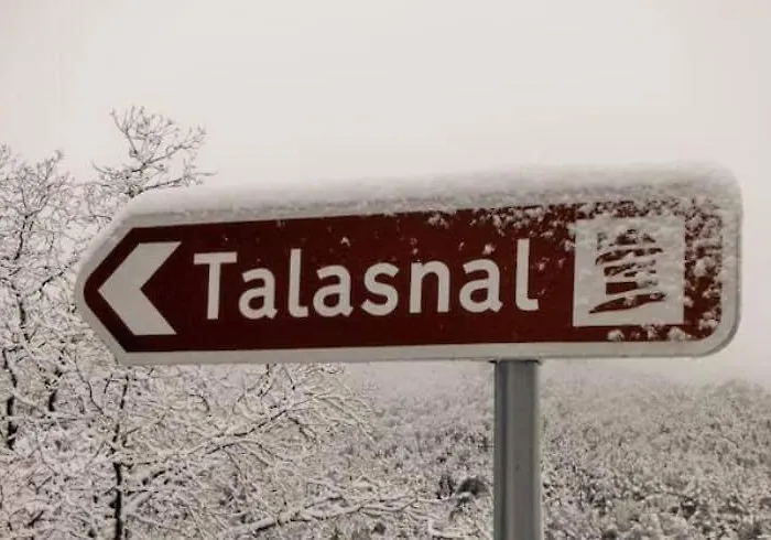 Casinha Do Talasnal 롯지