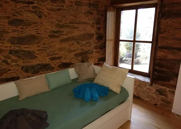 Casinha Do Talasnal אכסניה