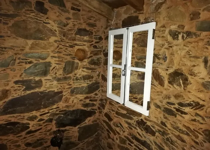 Casinha Do Talasnal 롯지